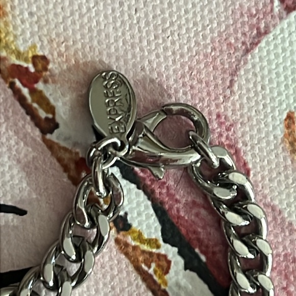 LARGE GORGEOUS CRYSTAL STATEMENT NECKLACE - Picture 4 of 7